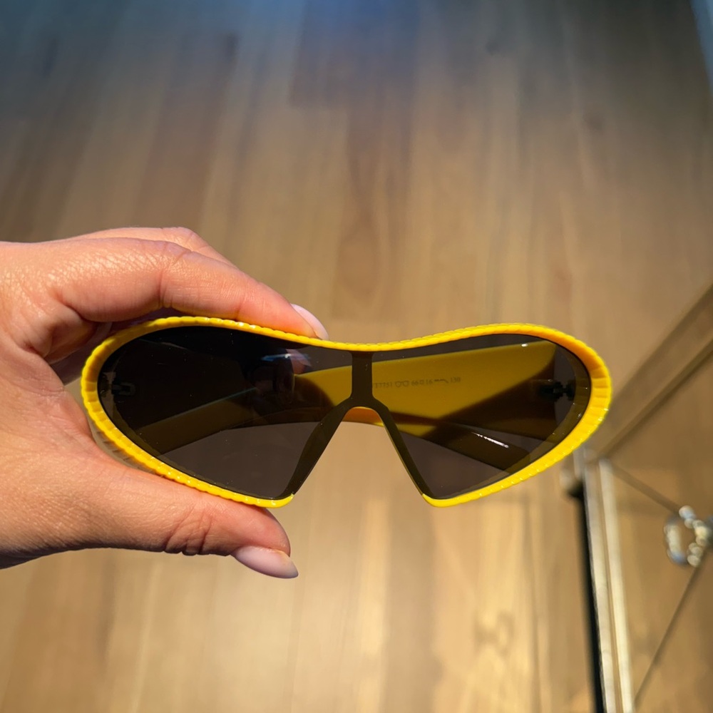 Múltiple sunglasses
